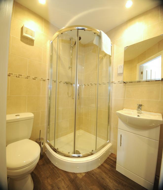 Queens Arms Country Inn Glossop Habitación foto