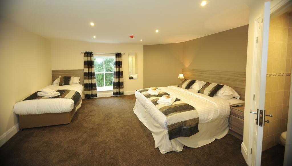 Queens Arms Country Inn Glossop Habitación foto